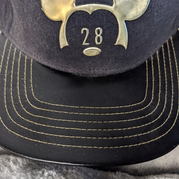 Disney parks hat mickey mouse 28 gold embossed cap strapback black - Picture 4 of 7